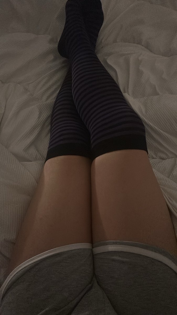 Mugi_D_P's tweet photo. Sighhhhh i wish there was a mommy who would use me to her hearts content.... @Bluebrrycupcak3 👀 cough cough #femboy #mommy https://t.co/57ESvgm0t7