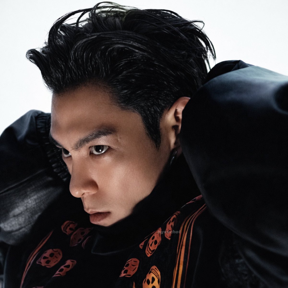 pizzawinter's tweet photo. Harta de que consideren feo a Top, no por algo fue el visual, solo lo consideran así porque no es afeminado, aniñado y no usa kilos de maquillaje como la mayoría de idols, están acostumbradas a que todos tengan el mismo look que no pueden ver a alguien siendo masculino y maduro https://t.co/oIIO1kZ8JK