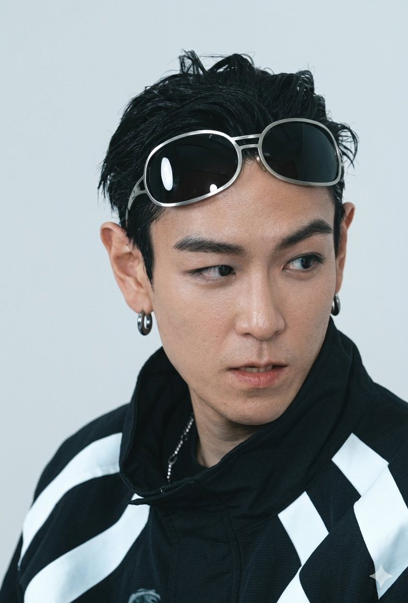 pizzawinter's tweet photo. Harta de que consideren feo a Top, no por algo fue el visual, solo lo consideran así porque no es afeminado, aniñado y no usa kilos de maquillaje como la mayoría de idols, están acostumbradas a que todos tengan el mismo look que no pueden ver a alguien siendo masculino y maduro https://t.co/oIIO1kZ8JK