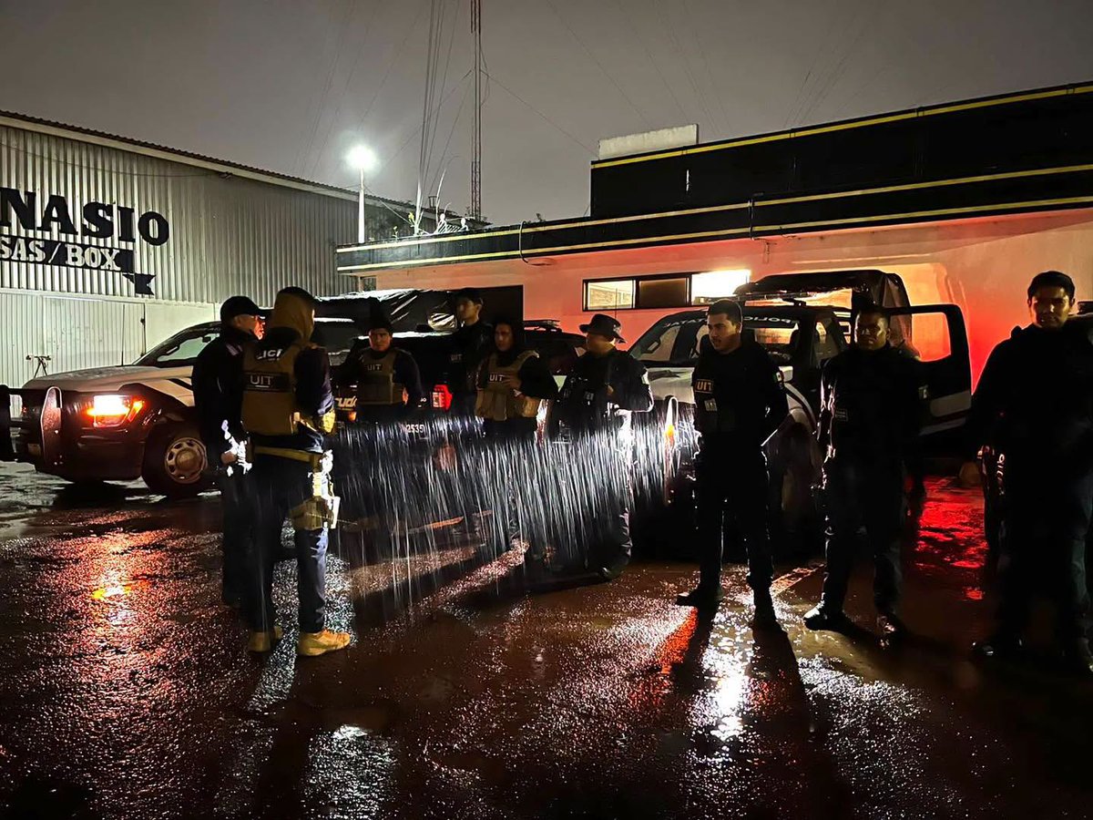sspdgo's tweet photo. Durante #OperativoDragón de #PolicíaEstatal durante noche del pasado viernes y madrugada de este sábado 3 de oct. por diferentes rumbos de la ciudad de #Durango capital, se detuvo a siete jóvenes por estar alterando el orden, además de realizar diversas inspecciones. https://t.co/ahCOA3DDeI