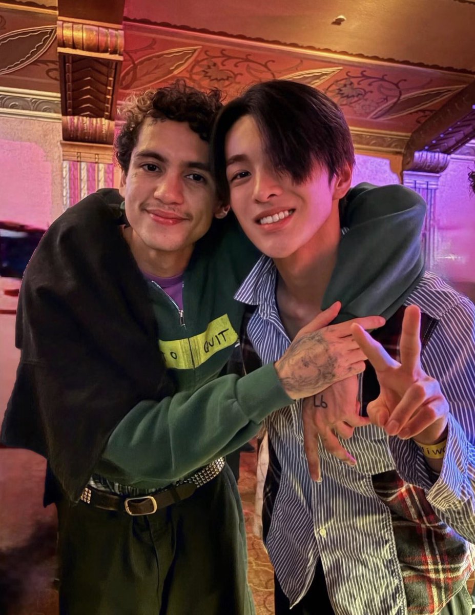 fikeupdates's tweet photo. dominic with keonho! #cortis 🖤 https://t.co/sGWp5ymhBH