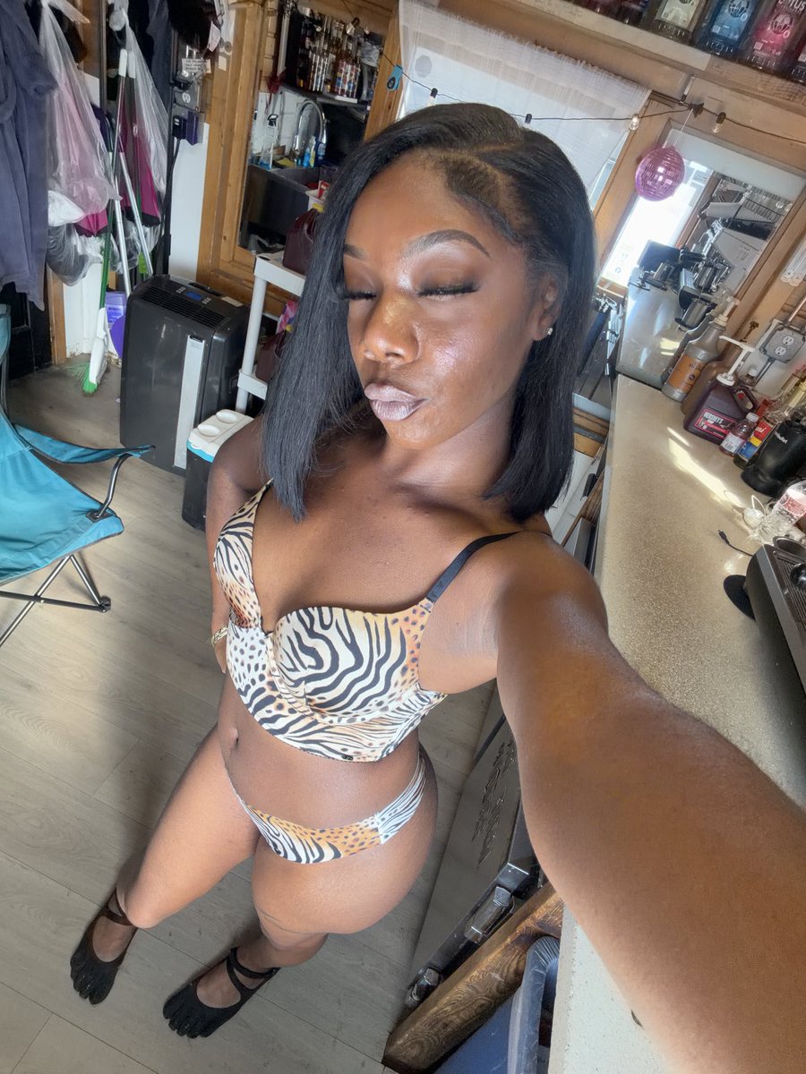 Kayla_Tokyo's tweet photo. 🐆 Serving up your coffee with a little wild side today 😋🔥 I’m here until 8PM… https://t.co/Dzf2wUZh0H