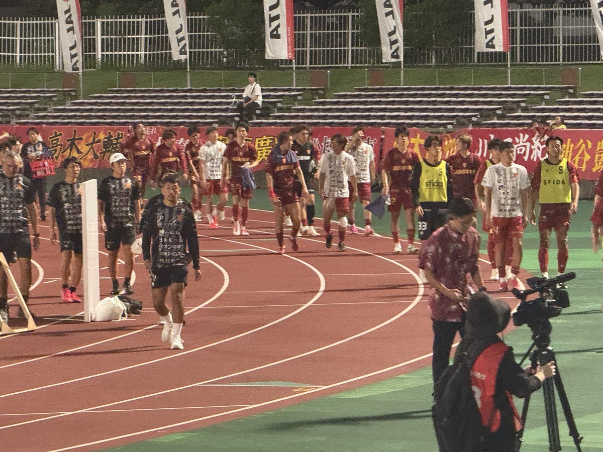 e2smile's tweet photo. @fcr_info はじめてFC琉球のホームゲーム見てきたよ、次は来年近場にやっている試合は見に行きたいね。 https://t.co/ANdK7AOp7v
