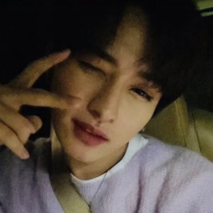 bydobleknotk1's tweet photo. minsung au | Um jovem que luta diariamente contra a depressão vê sua rotina mudar ao conhecer um cara sonhador movido pela música. https://t.co/UaiqMlGCti