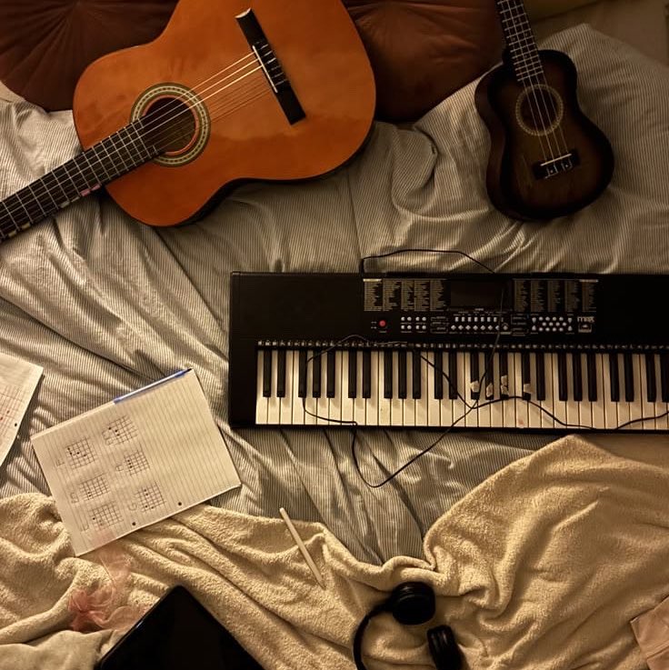 bydobleknotk1's tweet photo. minsung au | Um jovem que luta diariamente contra a depressão vê sua rotina mudar ao conhecer um cara sonhador movido pela música. https://t.co/UaiqMlGCti