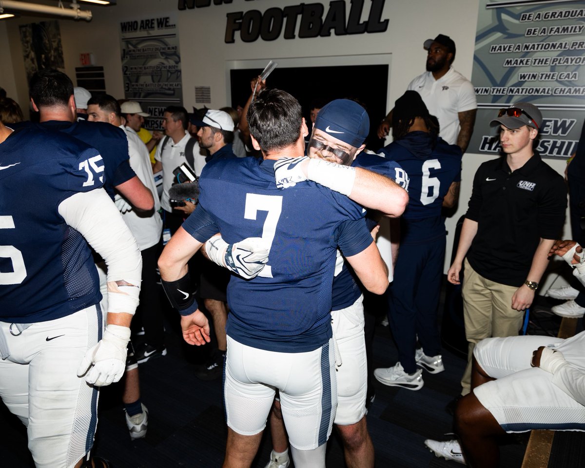 UNH_Football's tweet photo. That’s how we do it.

#FastPhysicalRelentless https://t.co/F2Q7Fa7vyR
