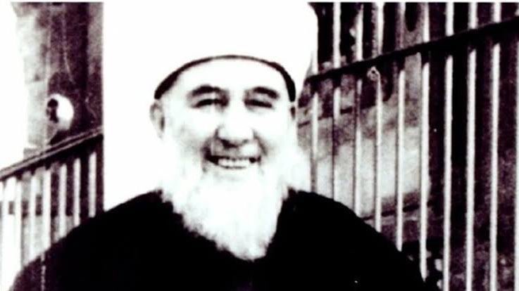 GonulErlerinden's tweet photo. Hiç kimsenin kusuruyla meşgul olma! 
Sen âlemin kusurunu not almaya gelmedin!
Kendi kusurlarını gör!

Mehmet Zahid Kotku Hazretleri https://t.co/F39RE2S2Xm