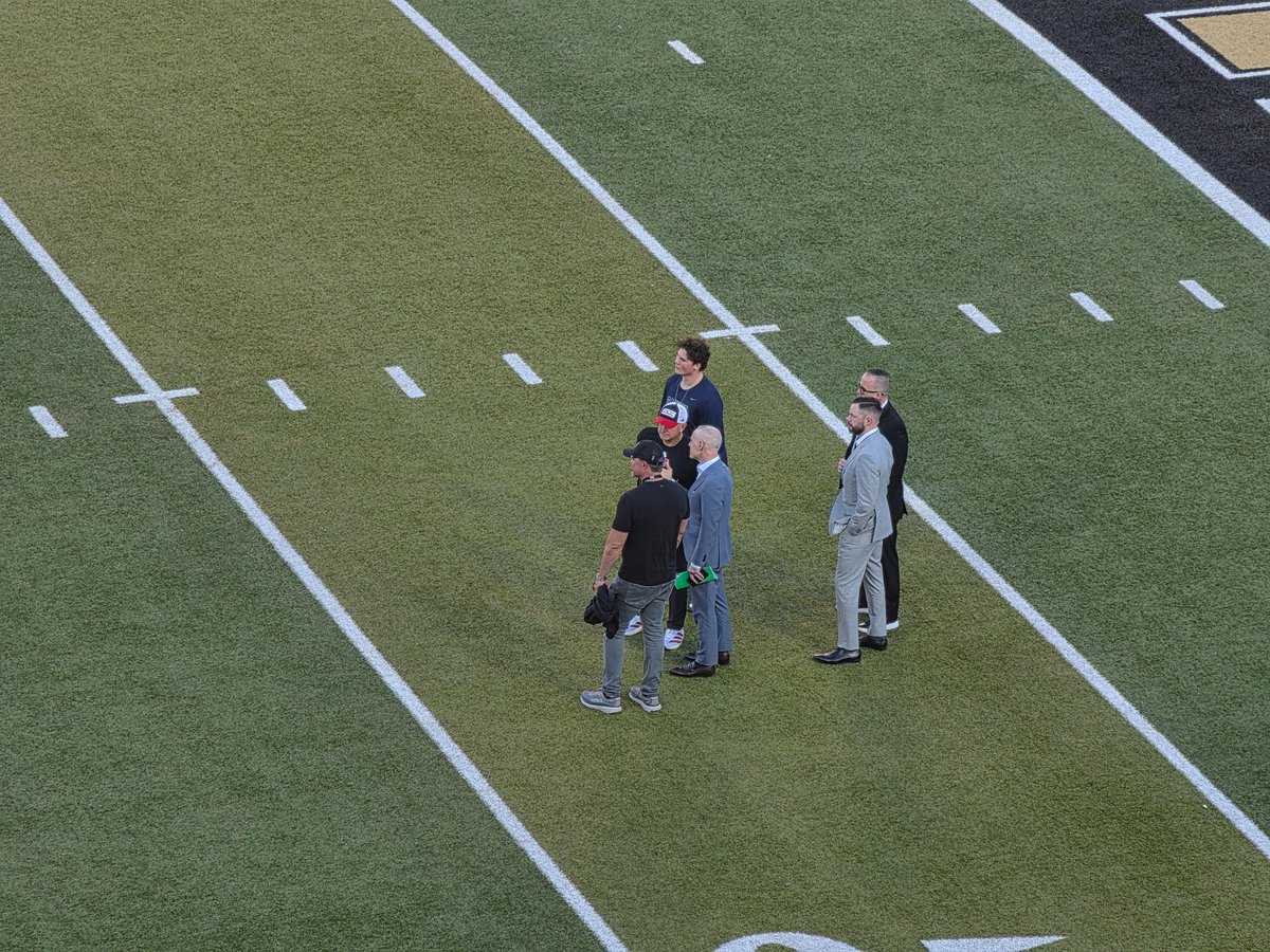 AJ_DonWilliams's tweet photo. Joey McGuire and Brett Yormark having a pre-game chat. https://t.co/TyuxLK59li