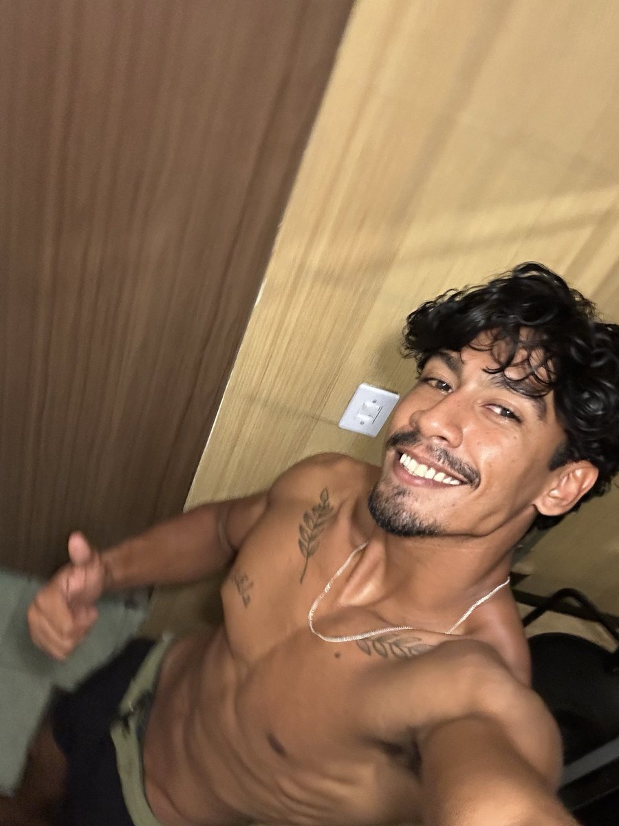 ufernand00's tweet photo. Sábado à noite, ces fazem oq? https://t.co/c7A68yzBg2