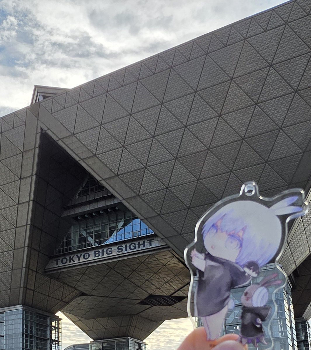 gun_nine_8's tweet photo. すずくん、ビッグサイトだよ！ビッグサイト、すずくんだよ！
本日は魂不要なのです🙏🙏 https://t.co/5ZbeZDVwvy