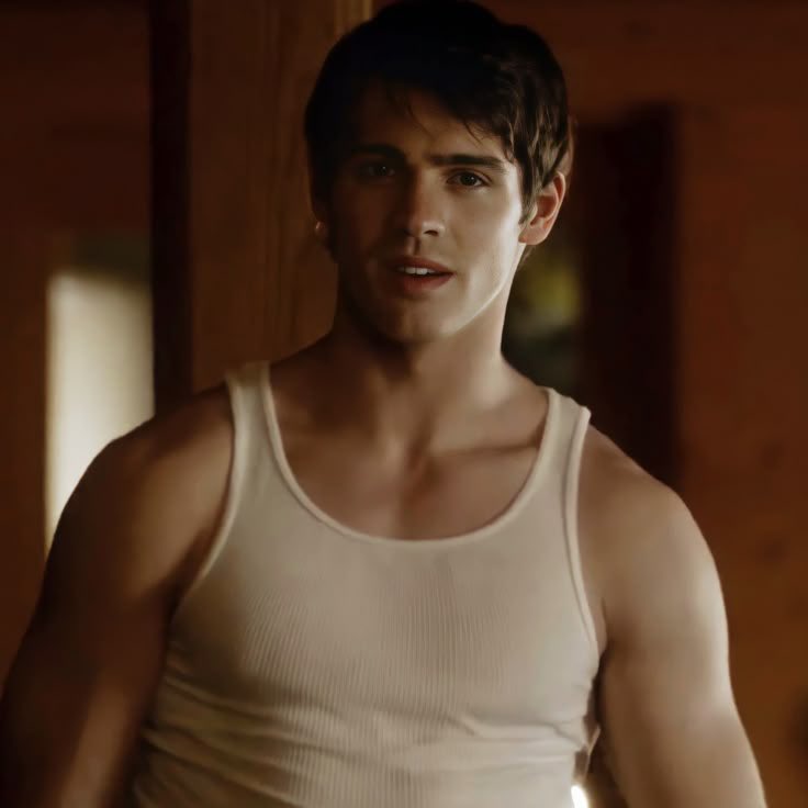 unaagix's tweet photo. w ogóle jest obrzydliwa drama w zagranicznym fandomie tvd, bo na konwencie pojawił się akurat grający jeremy’ego i ludzie się zesrali, że nie wygląda już tak samo, a gościu wpadł w wielką depresję po śmierci ojca https://t.co/zyV5Inmuo1