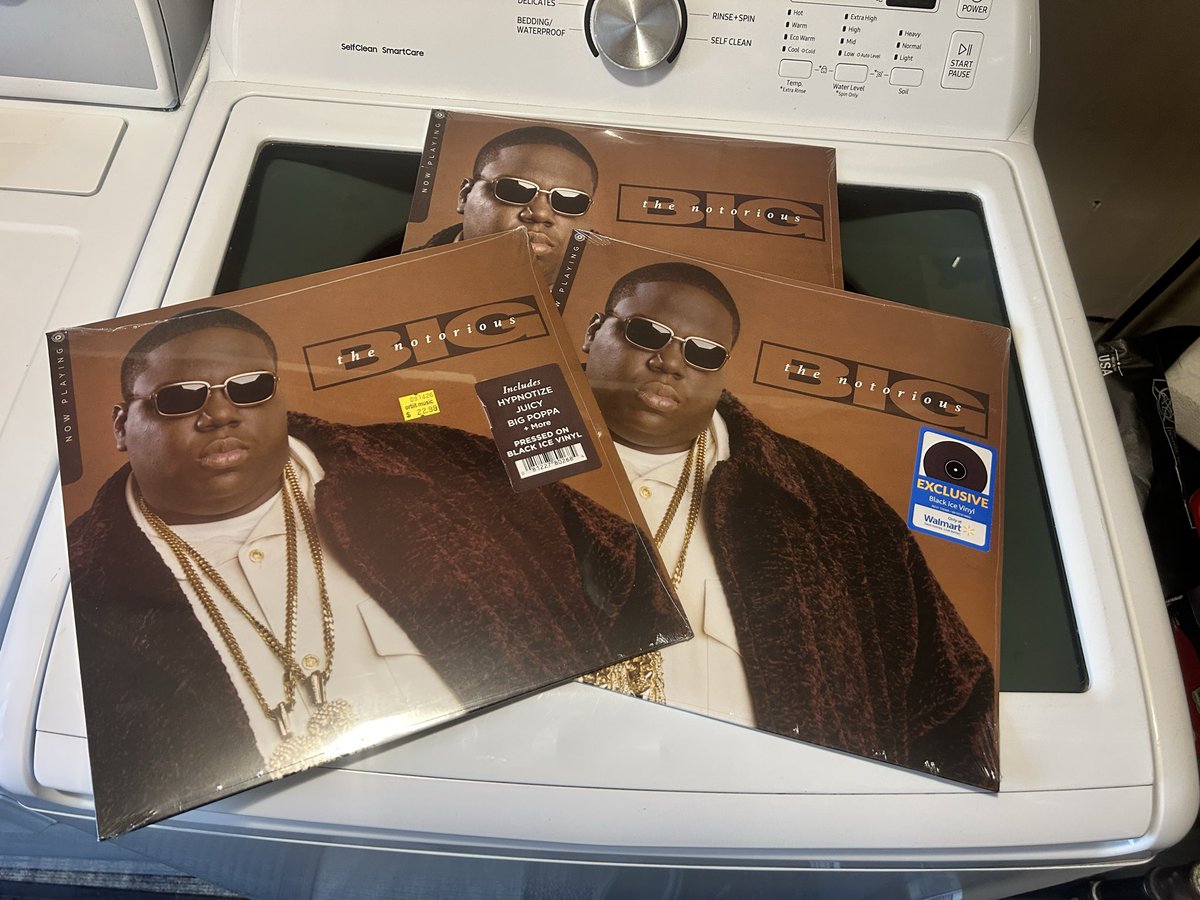 BrianEgickJr's tweet photo. I FKN’ love new Vinyl days

I already had both variations of The Notorious B.I.G. now playing, including the supposed Walmart exclusive black ice vinyl. Today I found the non-Walmart version of the black ice variant.
I’m a hype sticker fanatic
#Big4eva👑 https://t.co/3WgxFmHEUV