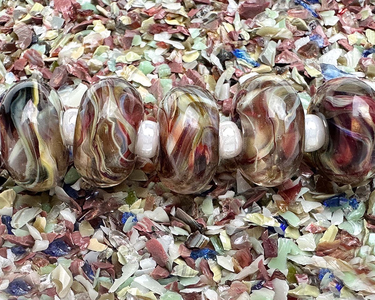 swcreations's tweet photo. Autumn Embers 🍂🔥 Warm amber, cranberry, olive, cream, and orange with unexpected plum and smoky blue accents. A fall blend with much more depth than I expected. 

https://t.co/di7nt0JK9G

#Lampwork #GlassFrit #SWCreations https://t.co/eC86PYzvaR
