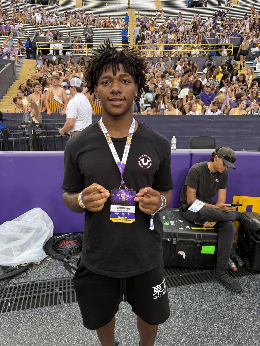 znagy20's tweet photo. This is a big one. The No. 1 LB in Louisiana has made his way to Baton Rouge for an unofficial visit: Shamar Evans.

The 6’2, 205-pounder out of Ruston (La.) is a Top-10 linebacker in America with Lane Kiffin and #LSU swinging for the fences.

Now, a visit to Death Valley. https://t.co/TiEZAwz8Am