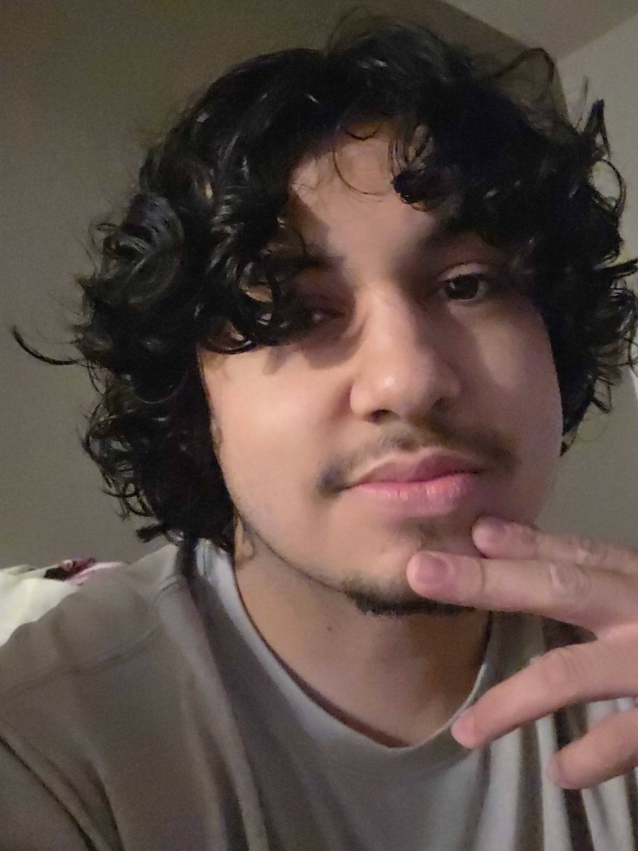 silasdbd's tweet photo. happy national boyfriend day to the love of my life. + 2 clips from when we first met 3 years ago 🥰❤️ https://t.co/ee1ujEDdAO