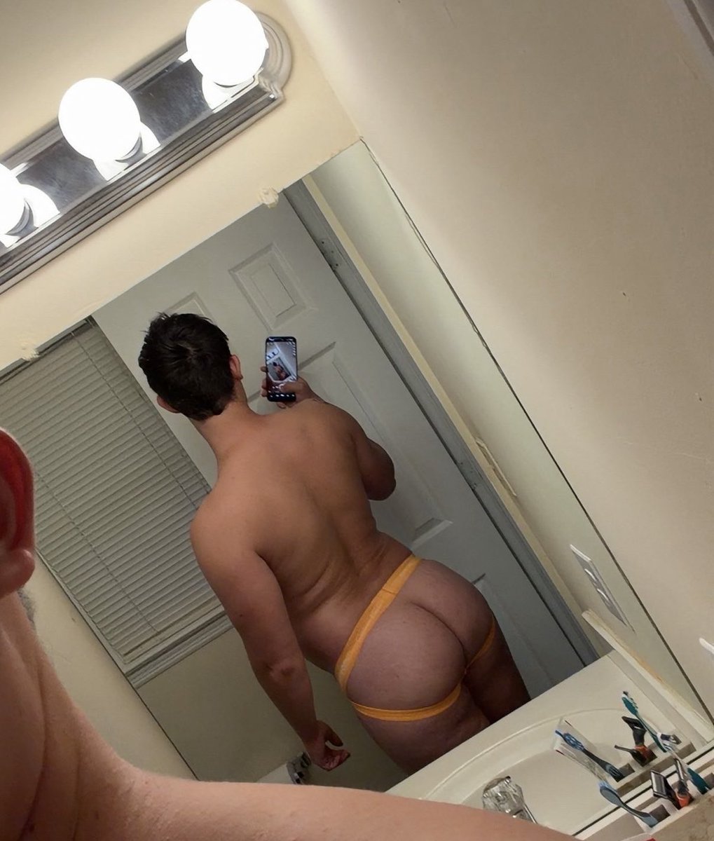bulkingboys's tweet photo. Jocktober submission https://t.co/S9FwIO3DOW