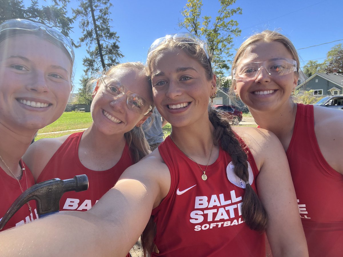 CoachPena_BSU's tweet photo. It was a great day for @BallStateSB ! 

Our players helped out with @HabitatMuncie contributing to a beautiful home for a future family! Volunteering with this wonderful organization is a staple here and we’re honored to be part of it! 

Go Cards! ❤️🖤 https://t.co/6krkiv0tzL
