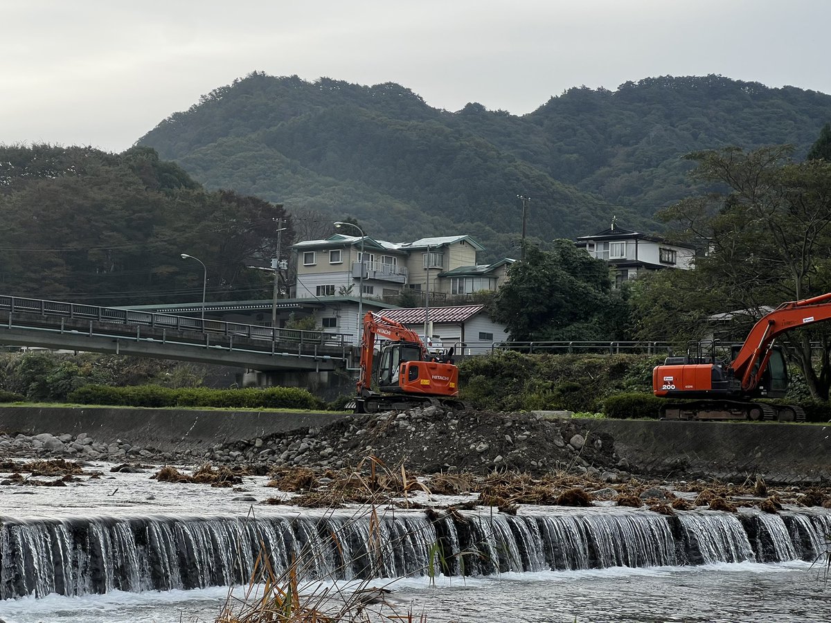 obaryutaro3's tweet photo. 好きなことで生きていける人生、最高！
幸せ！

そう言えれば良いんですけどねぇ。

実際には怒り、絶望、苦痛ですよ。

状況は悪化していくだけ。

川に関わっている限り、この問題から逃れることはできません。

この苦痛から解放されるには、釣りなんか辞めて、一切無関係になるしかないでしょう。 https://t.co/hk7KBBOXIm