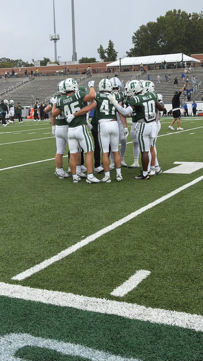 nicholas2029_'s tweet photo. Thank you for the game day visit @CharlotteFTBL I had a great time and a great experience at the game @tbanks1906 @BHarrison92 @CGBlackKnightFB @TreyFrom478 @RecruitGeorgia https://t.co/5177CGup5c