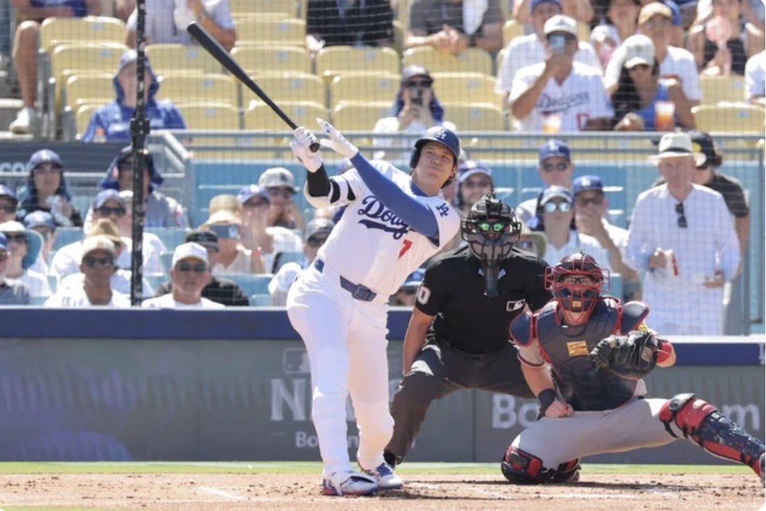 godzilla_gori's tweet photo. 2026.10.4.Sun

✳️PSの地区シリーズ始まる🎉
【Dodgers】大谷さん登場で初安打→スクーバル先発🥎で先ず①勝⭕️
幸先イイですね😊

【ホワイトソックス】も村上の②ランHRで先勝⭕️

日本人🇯🇵ﾌﾟﾚｲﾔｰの活躍は元気を貰いますね➡️フレフレ〜📣JAPAN🇯🇵選手達〜🪭

#地区シリーズ開幕🥎 https://t.co/q9cOYZ7QwK