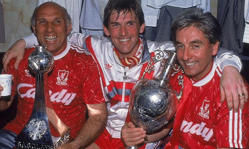 Davolaar's tweet photo. Happy Birthday to Roy Evans!
From the Kop to the top, Boot Room original, one of the most dedicated servants in Liverpool Football Clubs history.
Have a great day Roy!🍻 https://t.co/4YOKoqaVhz