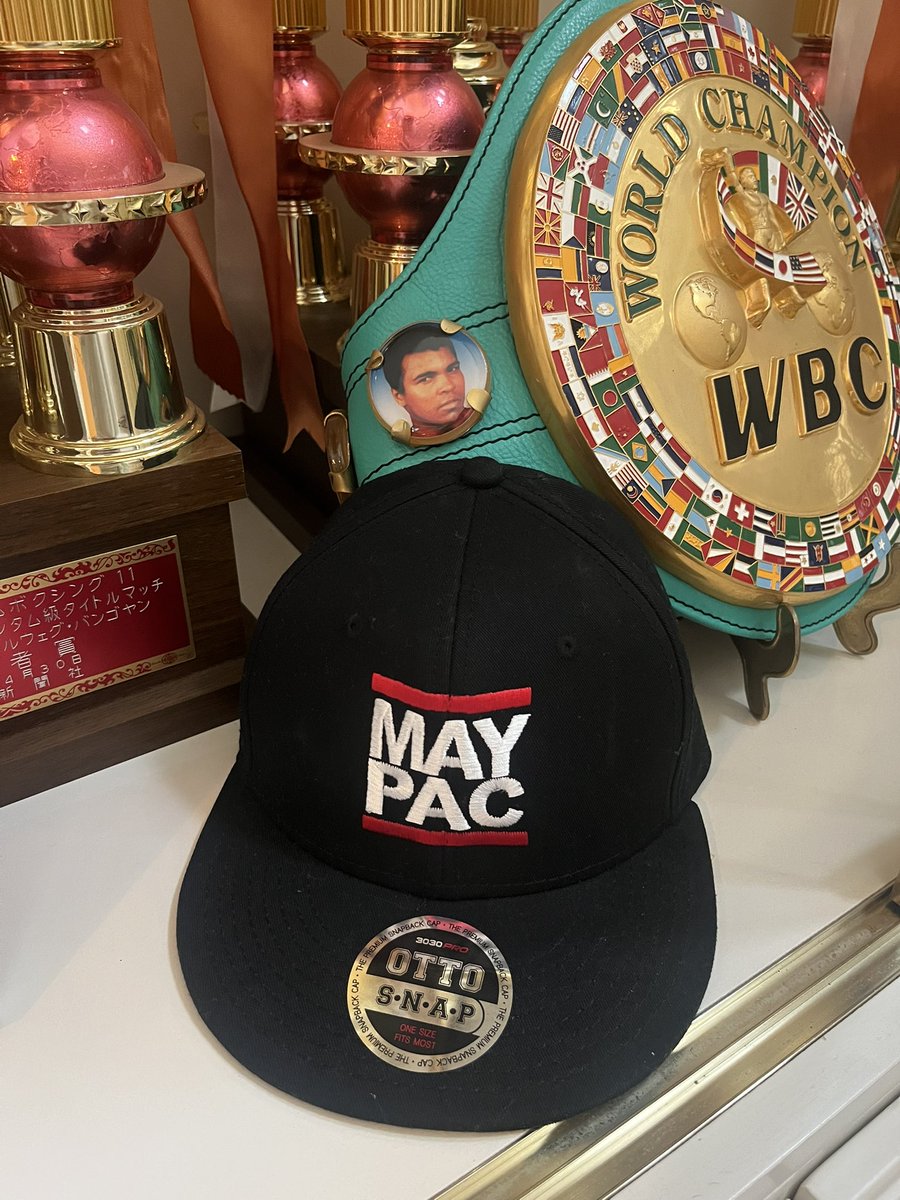 nishiokaboxing's tweet photo. 🥊プレゼント企画🥊
ラスベガスで行われた世紀の一戦マニー・パッキャオ vs     フロイド・メイウェザー戦。その試合を現地で観戦した際に、会場で購入したキャップをボクシングファンの方にプレゼントします🎁 https://t.co/5l86kT0ozC