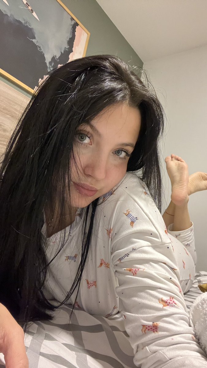 milliewilzz's tweet photo. This look is doing way more than keeping me warm https://t.co/RiMQhRqwHR