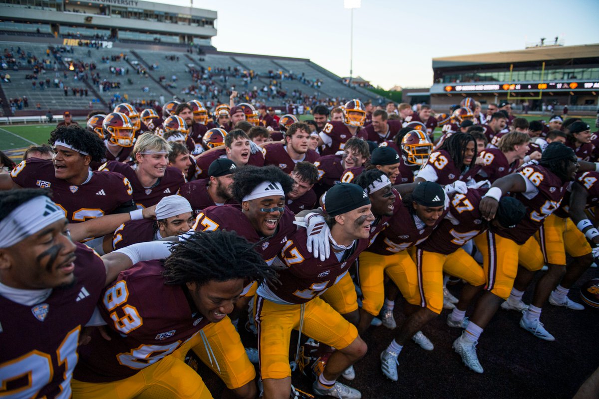 CMU_Football's tweet photo. Productive Homecoming.

#FireUpChips https://t.co/dDjpf4isFM