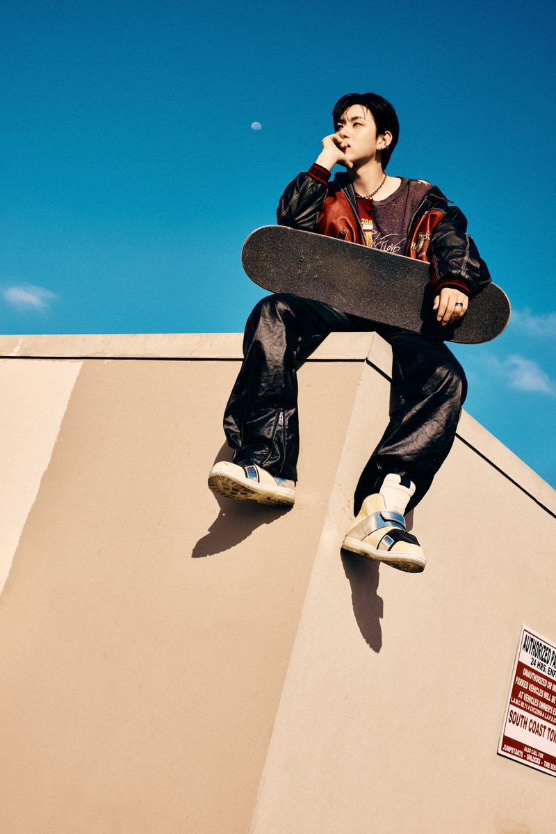 Spain_KickFlip's tweet photo. Fotos del MV "Kick Off The Wall" 💛🏙️ #Kyehoon

5.º mini álbum "KICK OFF THE WALL Pt. 1"
06.10.2026 6PM (KST) (11 AM España) ¡lanzamiento!

Pre-save &amp; Pre-add : https://t.co/24F1tgDGkH

#KickFlip #킥플립
#KICKOFFTHEWALL_Pt1 
#KickOffTheWall #계훈 https://t.co/fKsI4MD41T