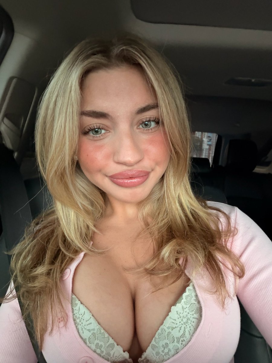 Tak0belll's tweet photo. Dear men, I don’t care if you are rich or poor, tall or short, in shape or chubby,  drive a Honda or a Bentley you’re all useless to me anyways https://t.co/Lan0KvOvsF
