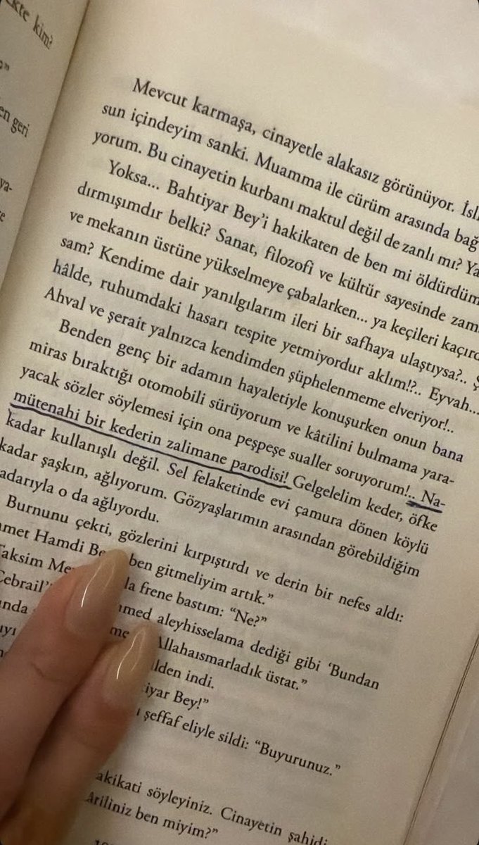 _dmtcvk's tweet photo. Namütenahi bir kederin zalimane parodisi! 📖
#İyigeceler 🌙✨ https://t.co/AEFJKz1K2Y