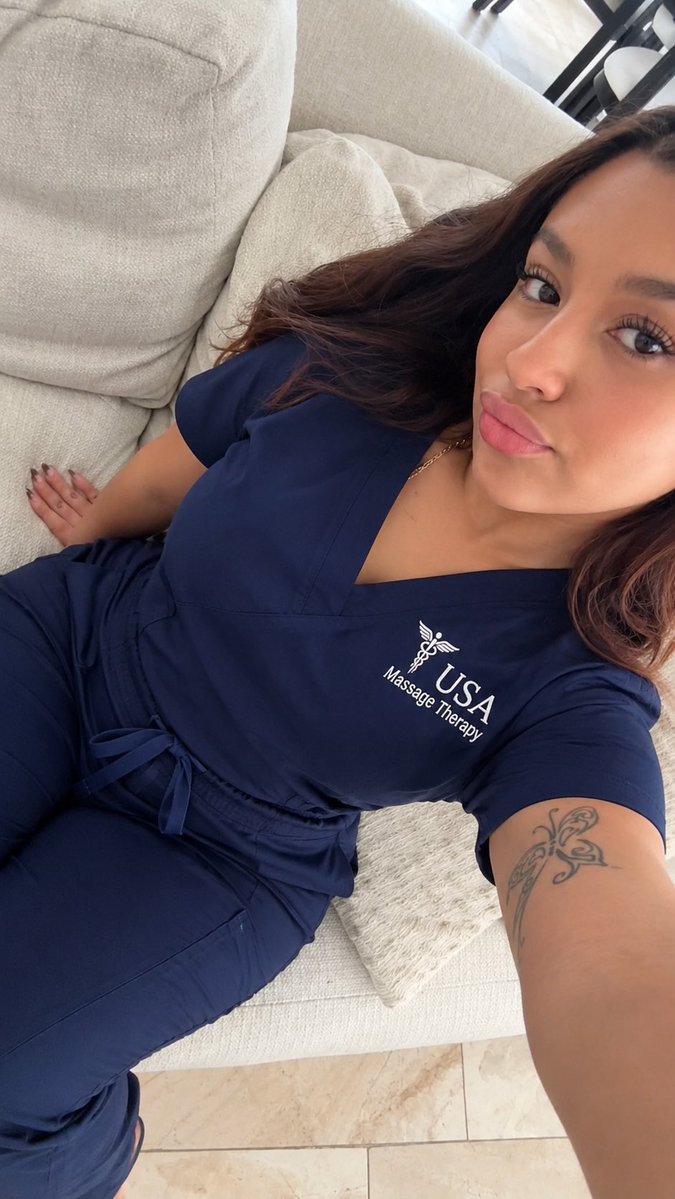 aimeeejann's tweet photo. Available For NURSES/MASSAGE THERAPY Service 
Hit up for booking on signal

+44 7514 683491 https://t.co/jR2ttZWHNw