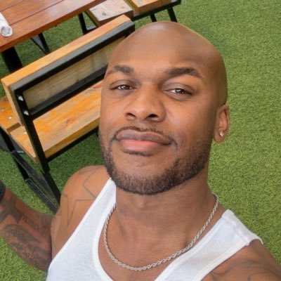 ikanhiace's tweet photo. @shaXmon The abortion survivor in question😭😭😭 your black ass parents doesnt even like you https://t.co/Y8uL8x1xbb