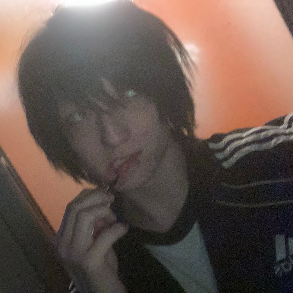 aryanprostitute's tweet photo. The Fifth Beatles Member™ never fed from the bosom of his mother. he chews on hairclips instead.  All said. https://t.co/EdvKhdrpHQ
