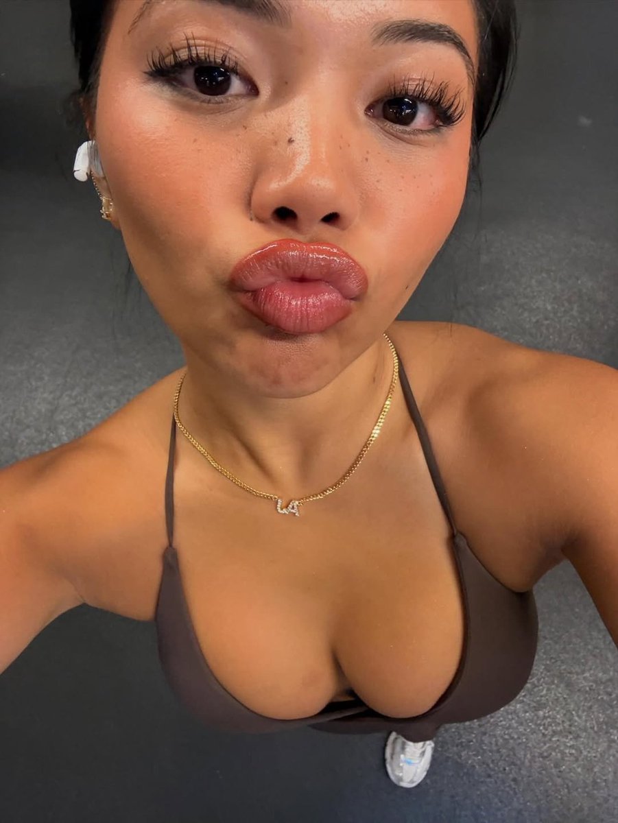 StreamerGirls_ tweet picture