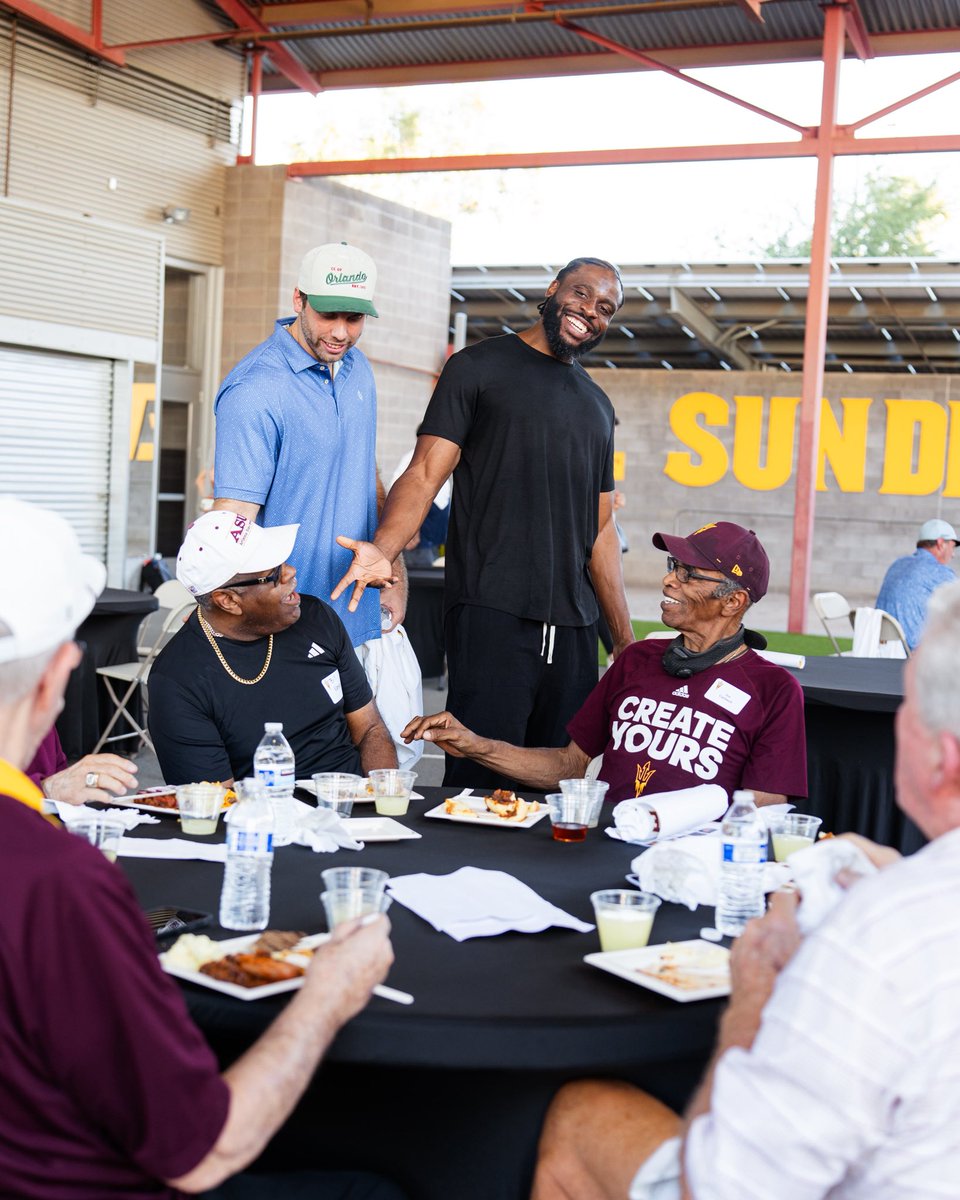 SunDevilHoops's tweet photo. Connecting the past with the present 🔱

Had a great time at our alumni BBQ dinner last night 💛 https://t.co/cFcI4xC3Wz
