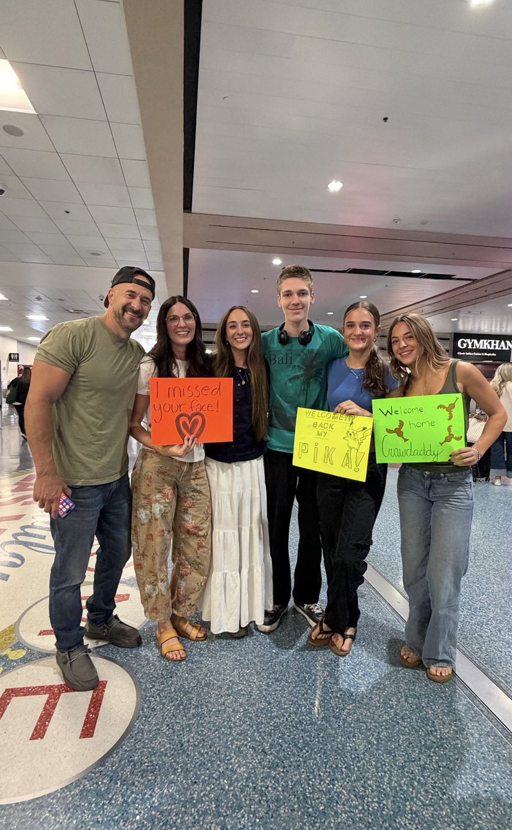 realericmoutsos's tweet photo. My oldest daughter Ava just got back home from her church mission serving the people in Louisiana. 18 months flew by! Extremely proud of her. I love my family. God is good🙏🏽 https://t.co/oMS8BccQ3B