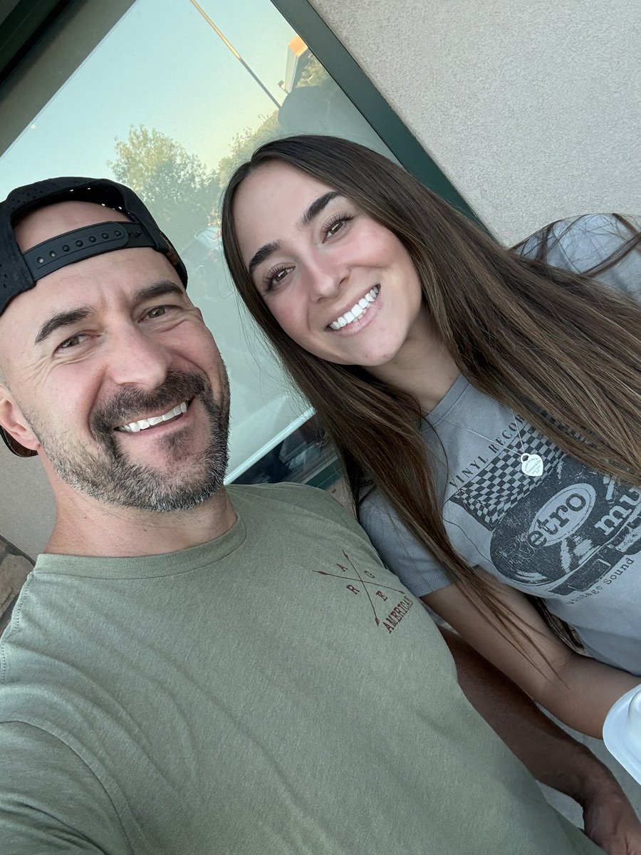 realericmoutsos's tweet photo. My oldest daughter Ava just got back home from her church mission serving the people in Louisiana. 18 months flew by! Extremely proud of her. I love my family. God is good🙏🏽 https://t.co/oMS8BccQ3B