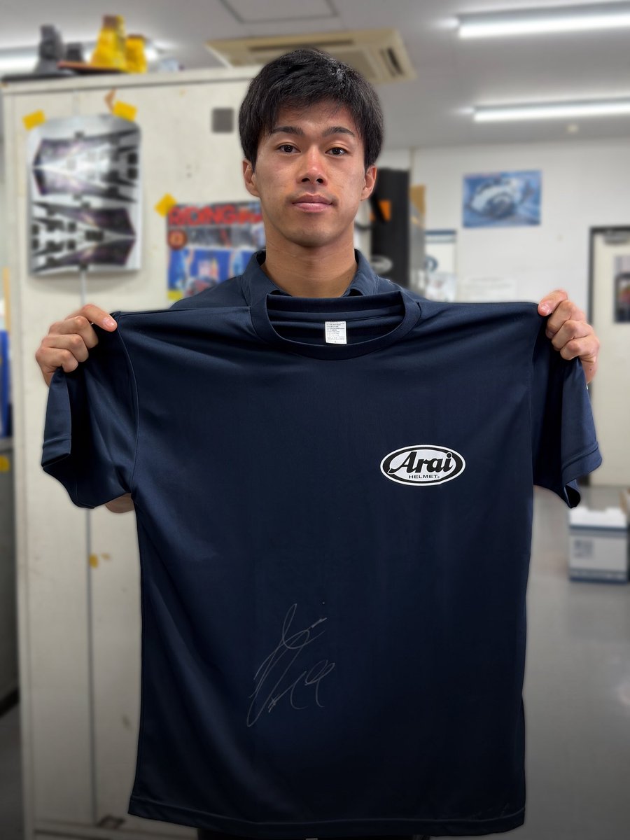 araihelmetjapan's tweet photo. 🎁ラストチャンス①🎁

今回のサイン会に当選されなかった方限定‼️
応募要項を満たした方の中から3名様にプレゼント✨

⭐️MotoGPライダー #小椋藍 選手 #サイン入りTシャツ が当たるチャンス❤️‍🔥

✅本日もてぎアライブースに受取に来れる方限定👕
⚠️応募締切は本日12:00‼️

ご応募お待ちしております🔥 https://t.co/eUJ6Kto840