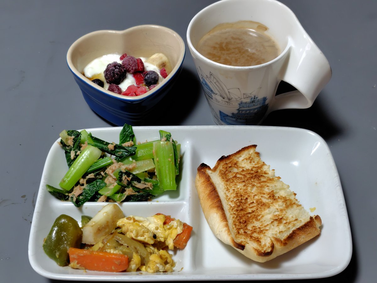 chokenko1's tweet photo. 今朝🥣🌅は543kcal。

昨日の🏊
・25m✕6  50"
・50m✕3（Fly,Ba/Ba,Br/Br,Fr）1'45"
・25m ✕4  40"
・P　50✕4 1'30"
・Scall/S  25m✕8　50"  
・50m✕3 1'30" 
・50m✕1 Hard
・ダウン　100m

長野から向かったので疲れていたけど、付いていけて良かった😊

#カロママ　#水泳　#ダイエット https://t.co/y51seKLbFq