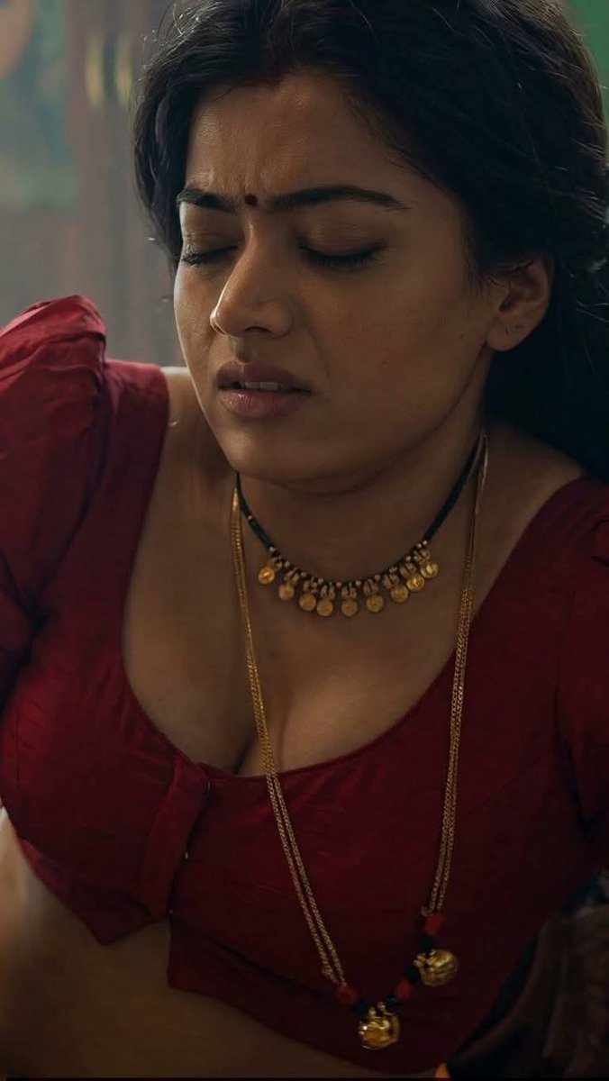 renu_sissy009's tweet photo. Me~(yebba enaa kundi vali😮💨) dai unaku breakup aagi rendu varusham aguthu da ava mela iruka kovathula ava dress ah potu enna soothadikuriye da poola oombi oombi vai valikuthu

Friend~thevdiya munda avala revenge edukanum di

Me~ne avala revenge edukkura mathiri therila da yebba https://t.co/0kgKEZSm5m