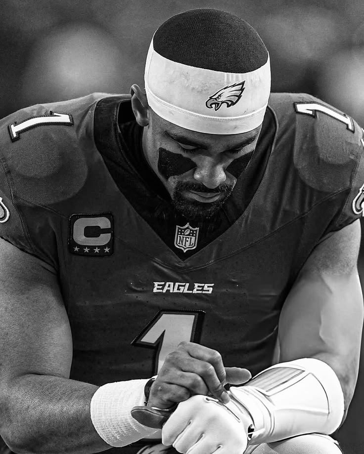 DillyPhilly215's tweet photo. LEAD THE WAY 1️⃣

#FlyEaglesFly https://t.co/MA8PNas8jB