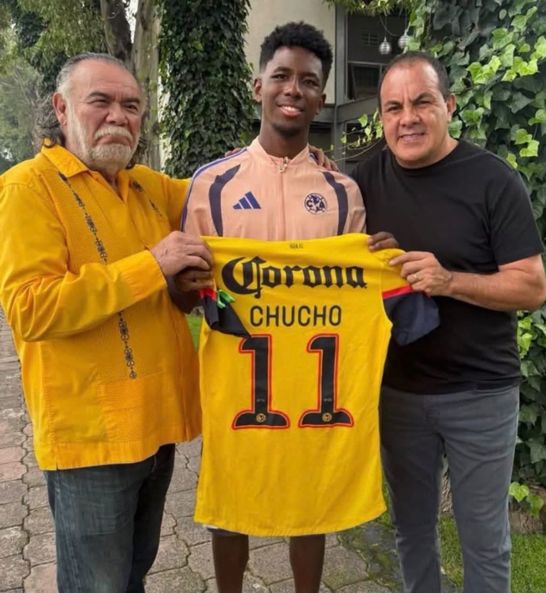 BackToTheRetro2's tweet photo. Ya regresó a casa. 🏠 🦅 https://t.co/KNhg2TKYZk