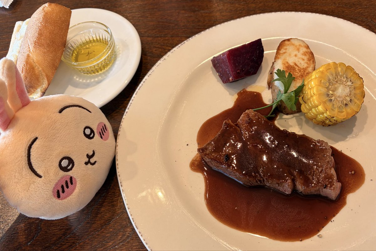 mapuru888's tweet photo. おはようございます☀️
仲良くしてくれる方、無言フォロー大歓迎です🫶ちいかわ垢さんは少しずつフォロバさせていただきますね☺️💞

これは北海道の十勝牛を前にしたプルャ🐰ｼﾞｭﾙﾘ…
#ちいかわ  #ちいかわ好きな人と繋がりたい #プルャ https://t.co/7lTCZ8K7xe