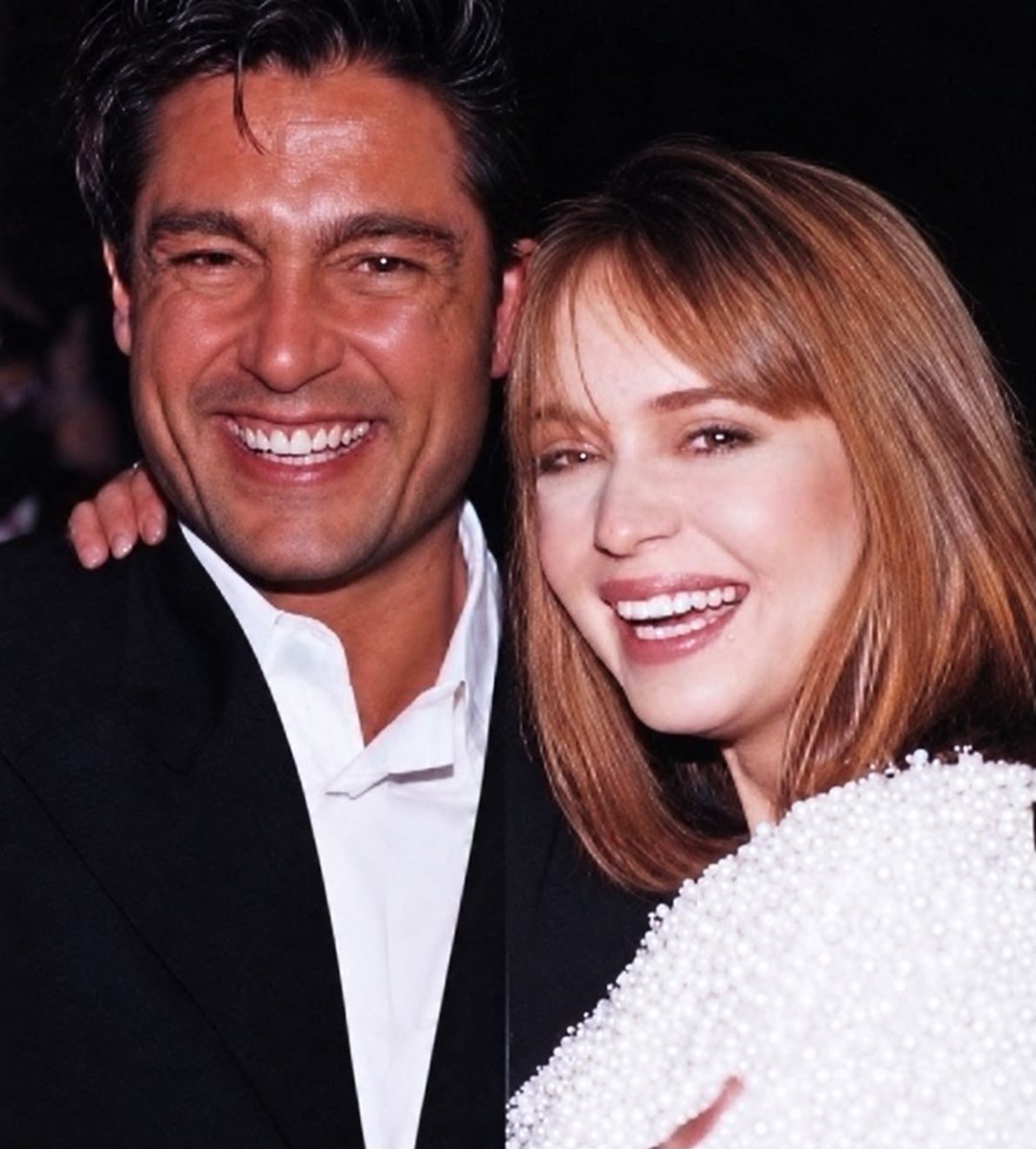 gabyspanic's tweet photo. Una foto más de mi archivo personal, con mi amigo Fernando Colunga. https://t.co/NX5uwZnUv3
