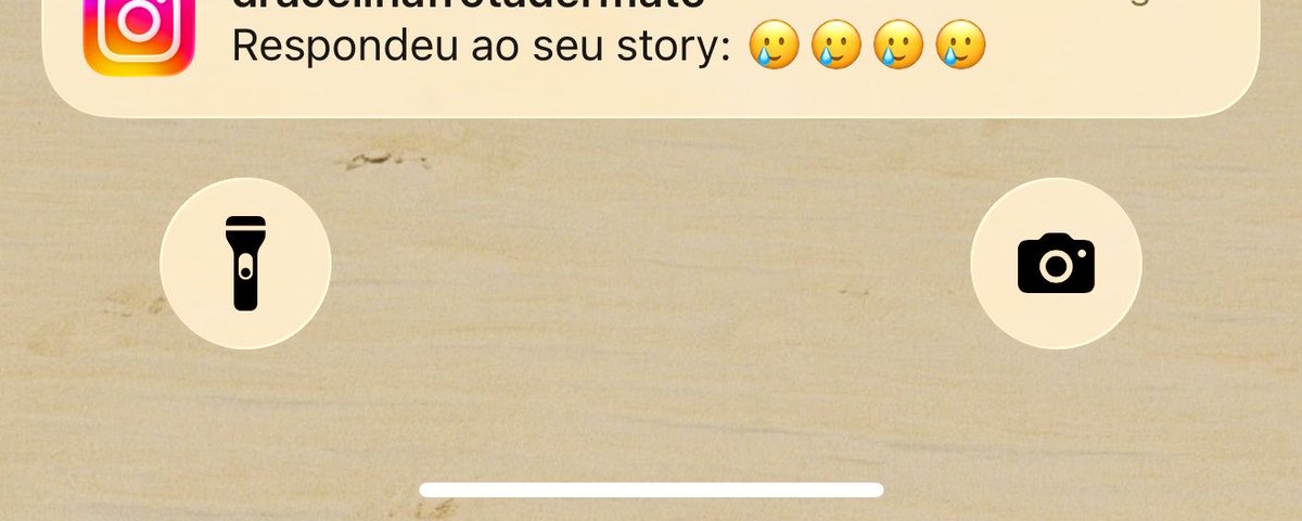 carolaugusto__'s tweet photo. Minha chefe descobriu que eu sou petista; segunda to demitida 😂 https://t.co/O2yTKnxYT8