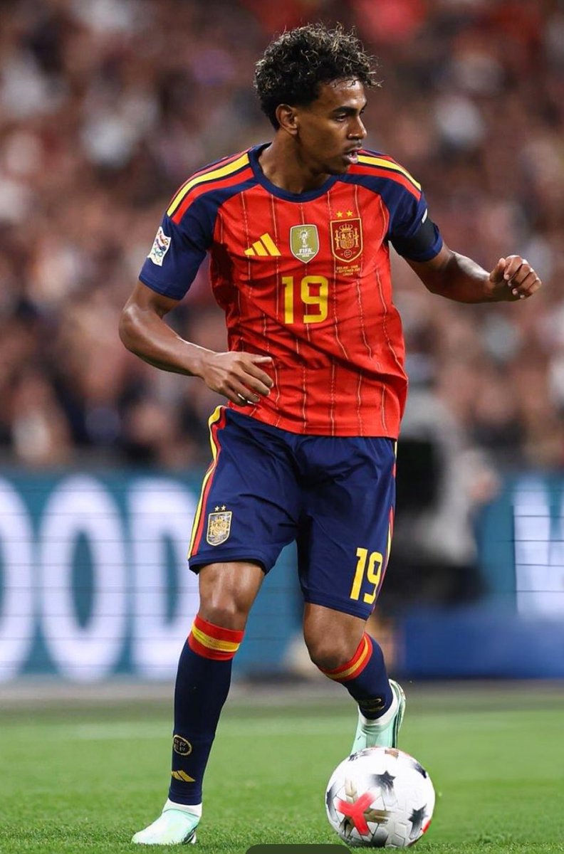 City_Dren's tweet photo. 🚨 Andrés Iniesta on Lamine Yamal: 

🗣️ “Lamine Yamal? I don't know how everyone else watches him play, but I study him.

I watch his movement, the way he receives the ball, how he moves without it and, especially, what he does with the ball at his feet.

The last time I found myself studying a player like that was when Leo Messi was playing.

And remember, I spent years on the pitch with Messi. I know what his movements looked like up close.

Now look at Lamine.

The body feints, the changes of direction, the way he moves before receiving the ball and then suddenly accelerates - there are similarities that are difficult to ignore.

I don't think I have seen many young players with that combination of confidence, balance and unpredictability.
I'm not saying he is Messi. Nobody can be Messi.

But when you have played alongside Leo for so many years, you recognize certain things when you see them.

And Lamine has some of those things.”