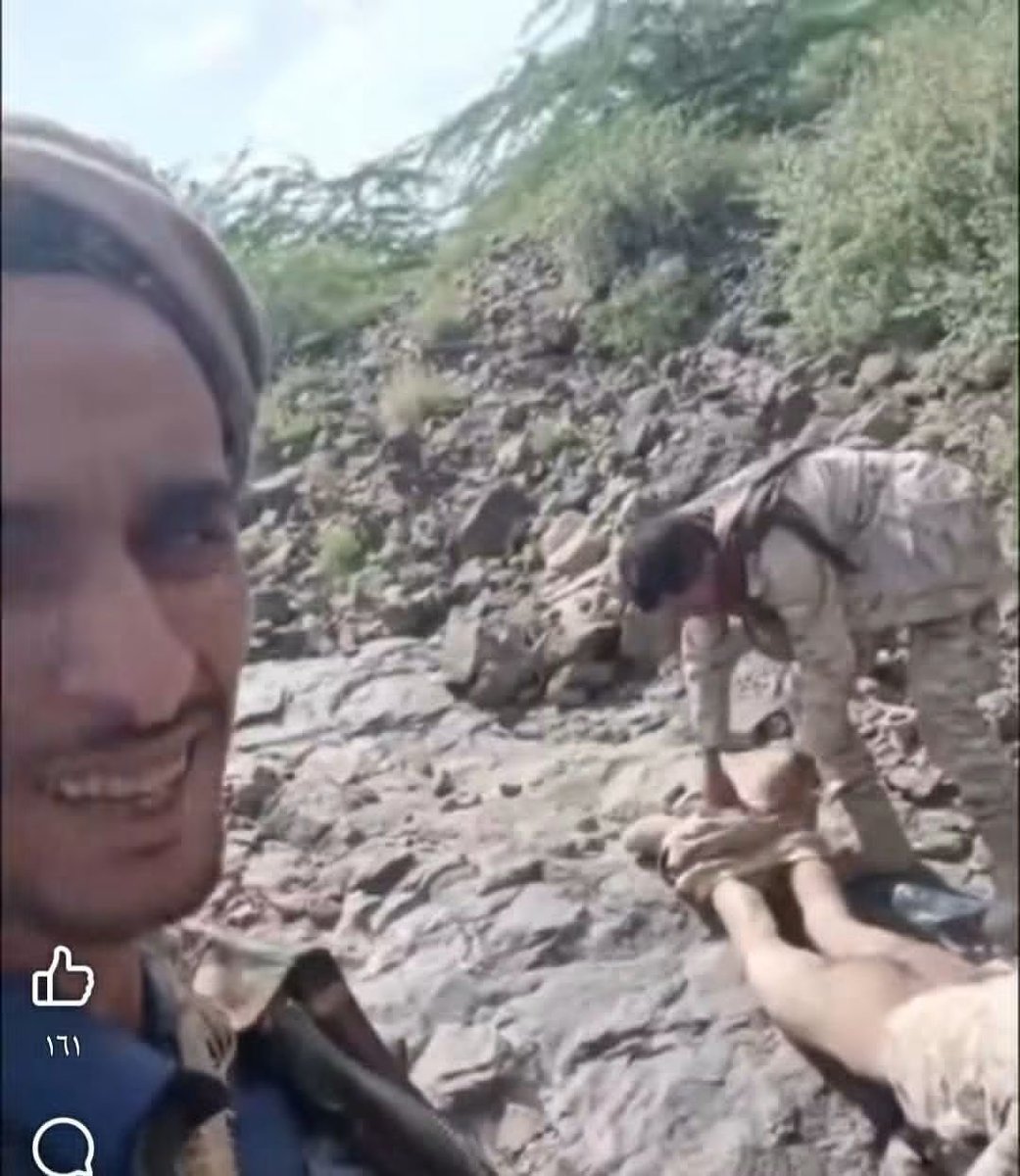 Malek_Almadani's tweet photo. هذه ليست تعز ..
وهؤلاء ليسوا ابناءها وإن ولدوا ونشؤوا وترعرعوا فيها .
هؤلاء ليسوا يمنيين وإن كانت سحنتهم ولهجتهم وهوياتهم الوطنية تقول ذلك !
ماترونه هي ثقافة الإرتزاق والعبودية والعمالة ..
هذه هي السعودية والإمارات ..
هذه هي الولايات المتحدة واسرائيل ..
هذه هي الوهابية والصهيونية!
هذه هي الشرعية المزعومة التي يراد لها حكم اليمن!
وهي ليست حالة فردية أو شاذة بالمناسبة!
بل فكر سائد وايدولوجية متجذرة فيهم اجمعين!
لا تخص عرق أو منطقة أو محافظة ،
لكنها تمثل حالة أخلاقية عامة اجمعت عليها أحذية الإحتلال بمختلف مقاساتها وألوانها .
من يختطف المسافر في مارب ..
ويغتصب النساء في الساحل ..
ويمثل بالجثث في تعز ..
ويفجر ويكذب ويرتضي هتك أرضه وعرضه
ليسوا ابناء المحافظات .. بل ابناء العهر والخيانة وقوادي المال والسلطة في شتى بقاع الأرض!
هؤلاء الدخلاء هم من نقاتلهم ..
ليسوا من نبات هذه البلدة ، فلتعذرونا .. 
أو يمكنكم ألا تفعلوا .. في كل الأحوال سنقوم باقتلاعهم .
-
أهذا هو نموذجكم الذي تريدونه ؟!
لا ورب البيت الكعبة .. لو مابقي منا ولد!!
#وبكرة_بيننا_الميدان