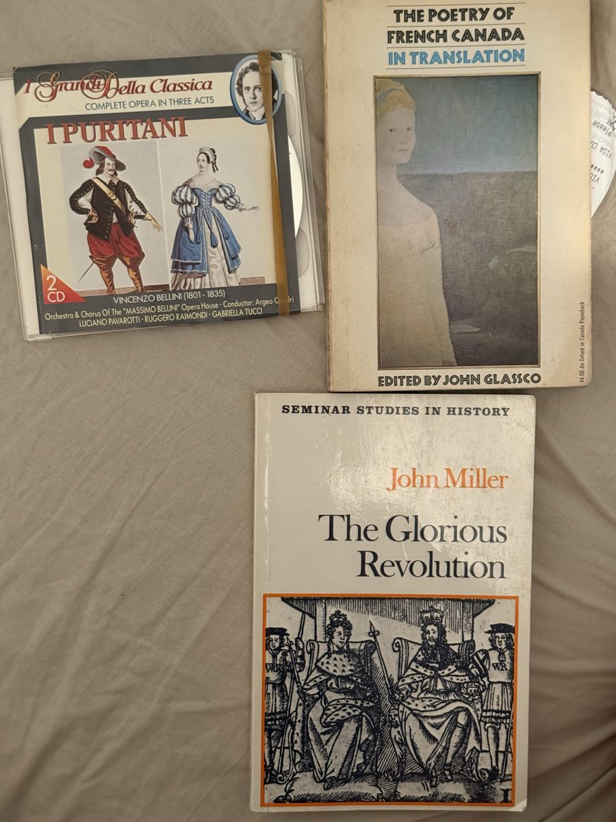 Anglomoder's tweet photo. Art/Literature haul while in London today <3 https://t.co/P9bToZMvh4