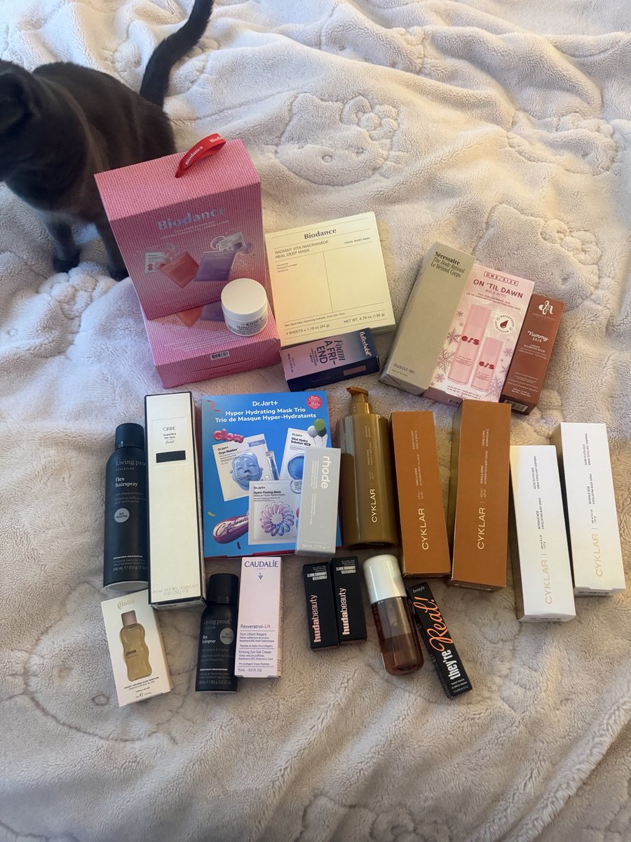 barevanillababy's tweet photo. sephora and ulta haul  ⭐️ https://t.co/6CBlr226Jr